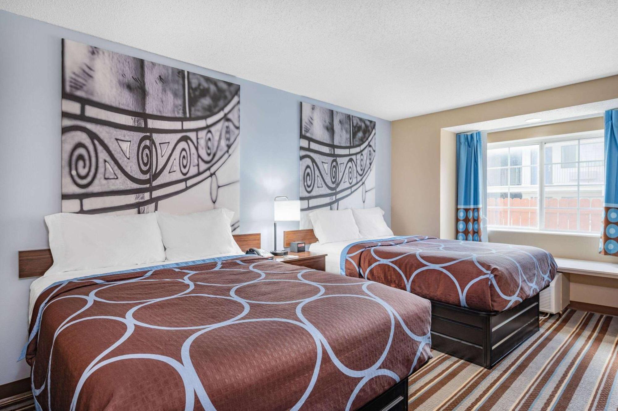Super 8 By Wyndham Joliet Hotel Eksteriør billede